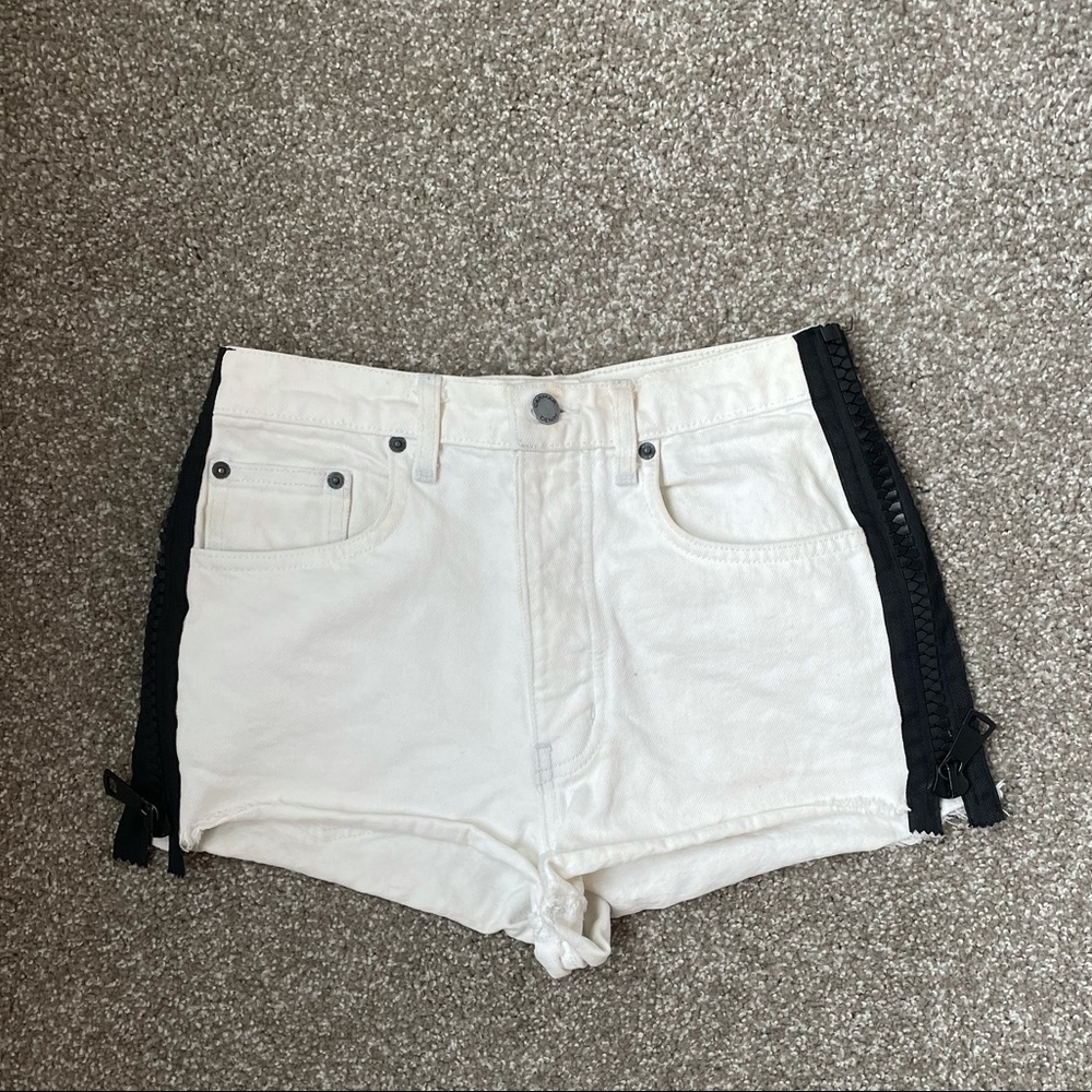 CARMAR White Shorts with Side Black Zippers